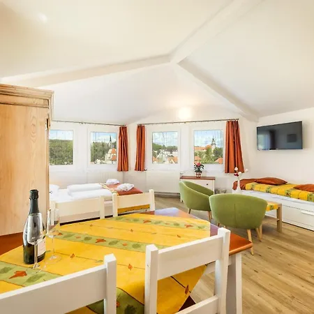 Gardena アパートホテル チェスキー クルムロフ