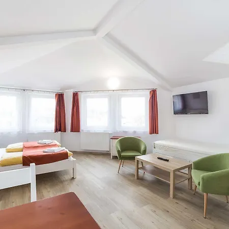 Gardena 公寓式酒店 3*