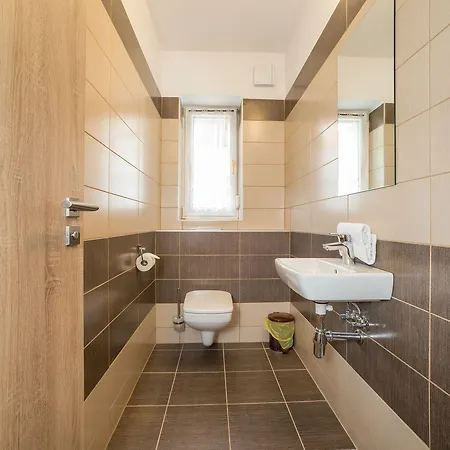 アパートホテル Gardena チェスキー クルムロフ